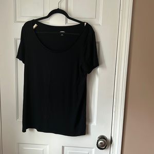 Closet closing 5/29/23. All reasonable offers accepted! Lot of 2 T- shirts.